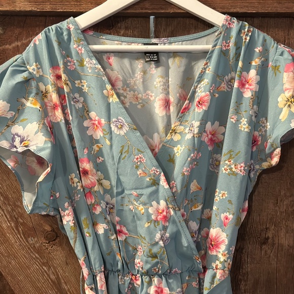 New Women's Large Ranlege Sage Green Floral Maxi Dress V-Neck Flutter Sleeves - Picture 2 of 9